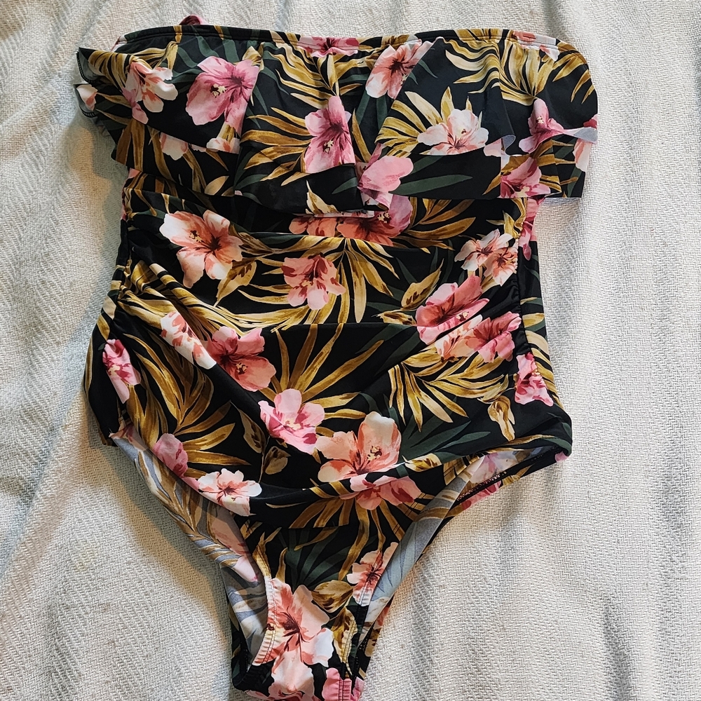 Kona Sol swim suit, XL